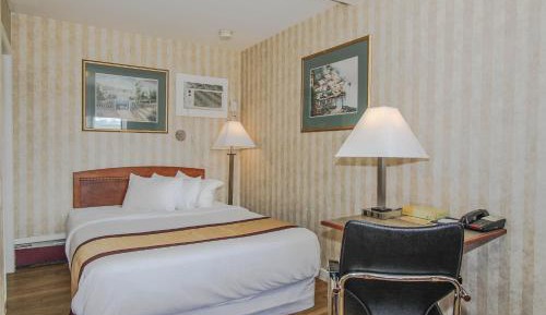 1 Queen Bed Non-Smoking