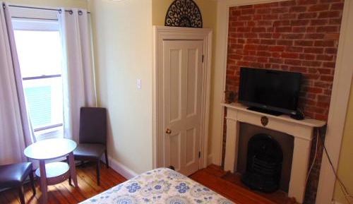The Signal Hill Room