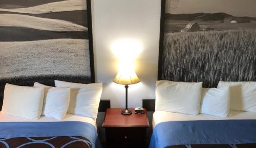 Queen Room with Two Queen Beds - Non-Smoking