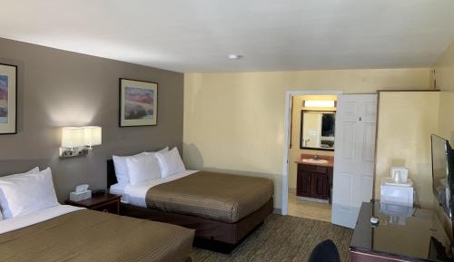 2 Queen Beds Non Smoking