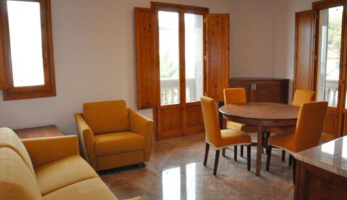 Apartment with Garden View