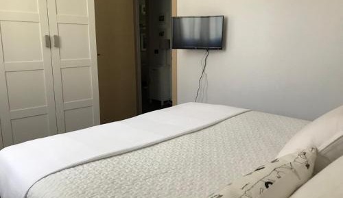 Superior One-Bedroom Apartment