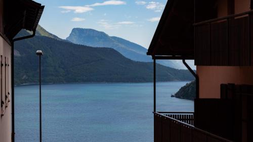 Three-Bedroom Apartment with Lake View