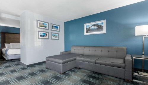 King Suite with Sofa Bed - Non-Smoking