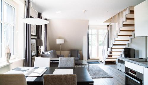 Apartment with Lake View