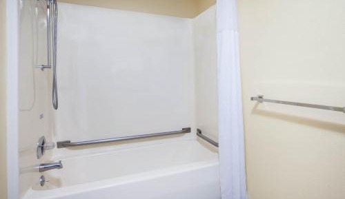 Queen Room with Two Queen Beds - Mobility Access/Non-Smoking