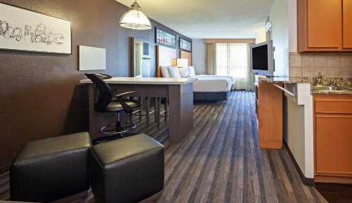 Executive Studio Suite with Two Double Beds