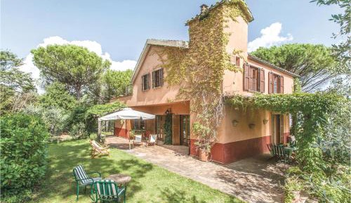 Three-Bedroom Holiday Home 