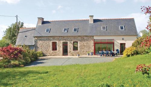 Four-Bedroom Holiday Home