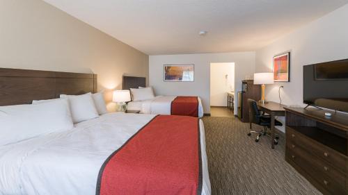 Queen Room with Two Queen Beds- Non-Smoking
