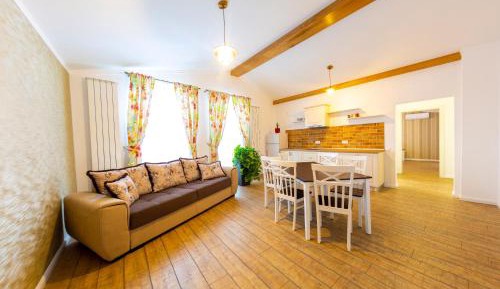 Deluxe King Suite