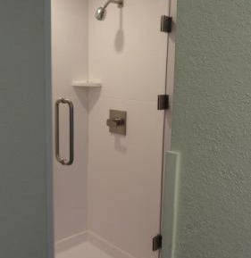 Standard Queen Room - Non-Smoking