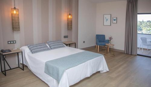Double Room for Single Use