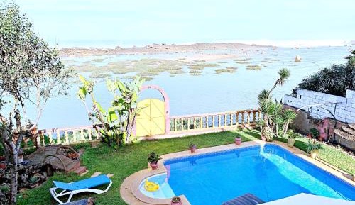 Villa - Beach Front
