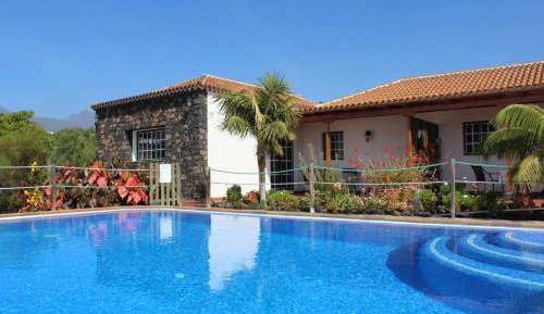 Bungalow (2 Adults)