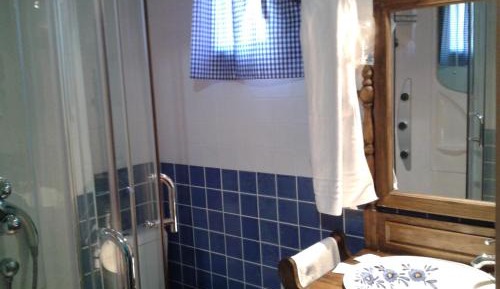 Twin Room with Private Bathroom