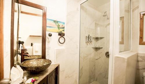 Deluxe Double Room (2 Adults + 1 Child)