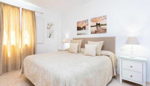 Deluxe Apartment 3