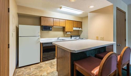 Deluxe King Suite with Spa Bath- Non Smoking