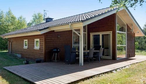 Three-Bedroom Holiday Home 