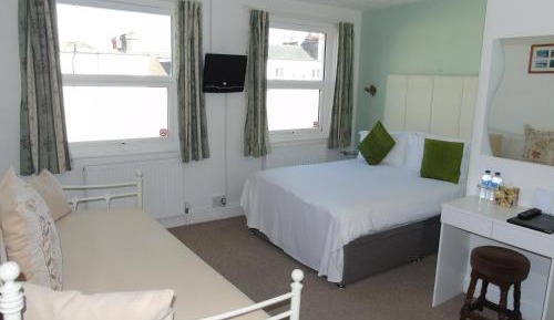 Family Room (2 Adults + 1 Child)