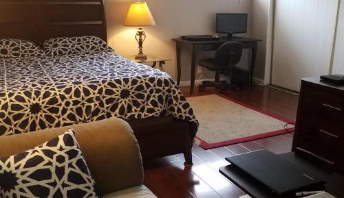Deluxe Queen Room