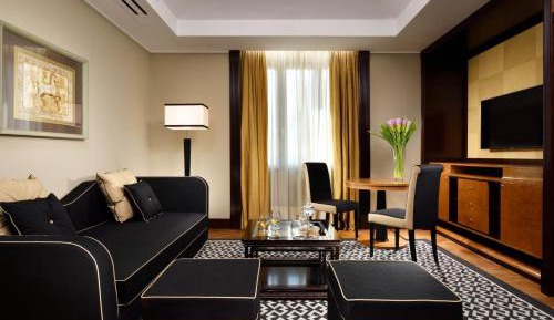 Suite with Sofa Bed