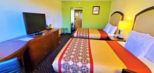 Queen Room with Two Queen Beds - Non-Smoking