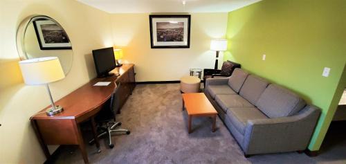King Suite with Sofa Bed - Non-Smoking