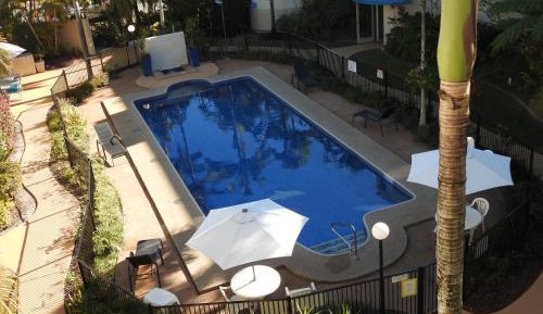 Apartment with Pool View 