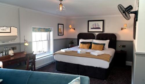 Deluxe King Room