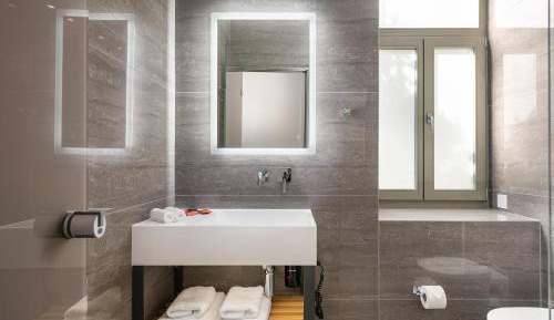 Deluxe Double or Twin Room with Balcony