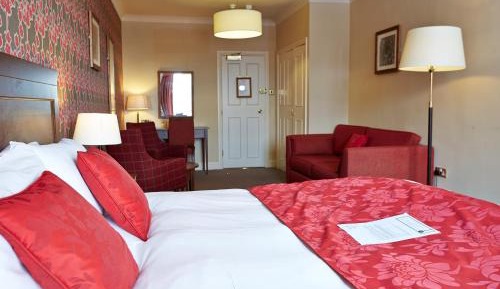 Family Room (2 Adults + 1 Child)