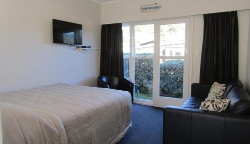One-Bedroom Apartment 1