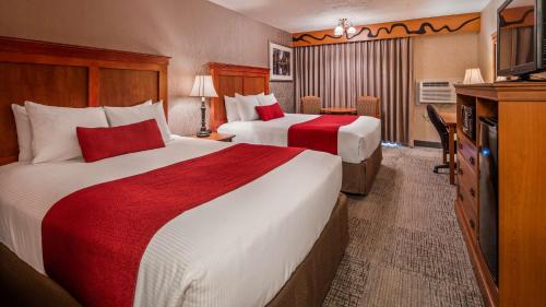 Queen Room with Two Queen Beds - River View
