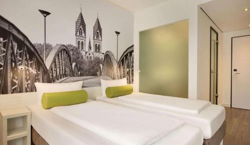 Standard Accessible Room