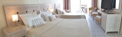 Cozy Triple Room with Sea View