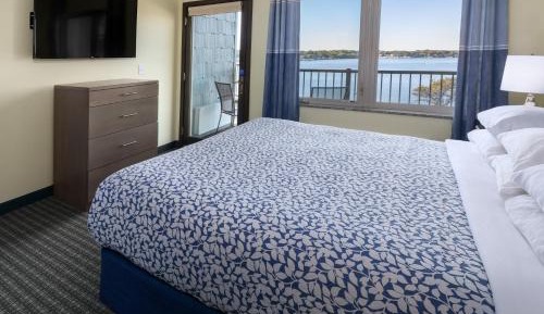 King Room with Lake View