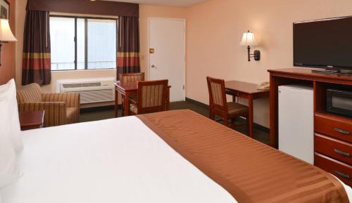 1 King Bed Accessible Non-Smoking