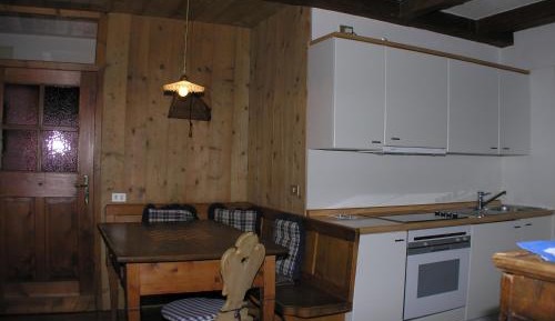 Two-Bedroom Apartment (2-4 Adults)