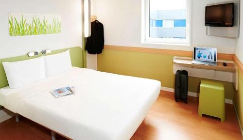 Standard Queen Room