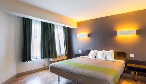 Queen Room - Disability Access - Roll in Shower