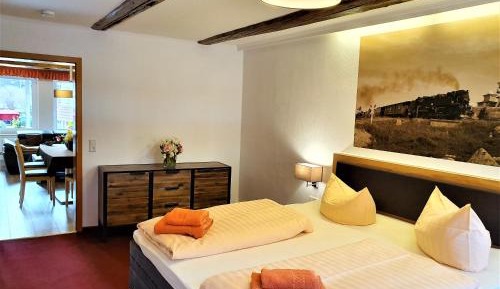 Family Room (2 bedrooms)