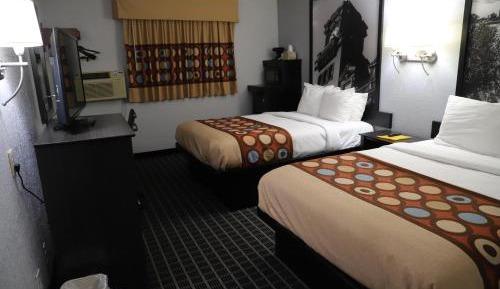 Queen Room - Disability Access/Smoking