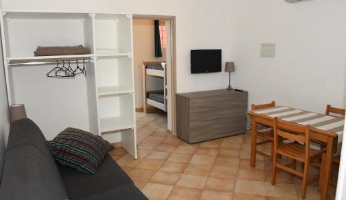 Studio (2 Adults + 2 Children)