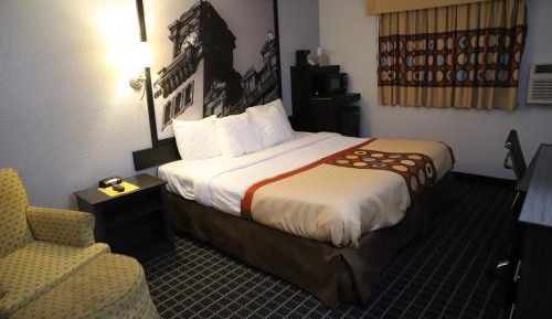 King Room - Non-Smoking