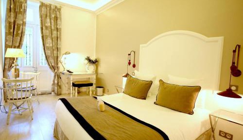 Classic Double Room with Private Small Garden