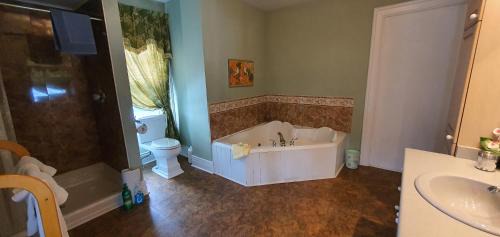 King Room with Spa Bath
