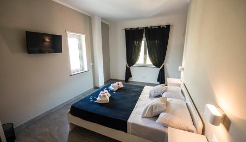 Deluxe Double Room with Extra Bed