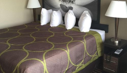 King Room - Disability Access/Non-Smoking